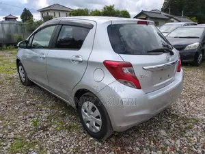 Toyota Vitz 2014 Silver