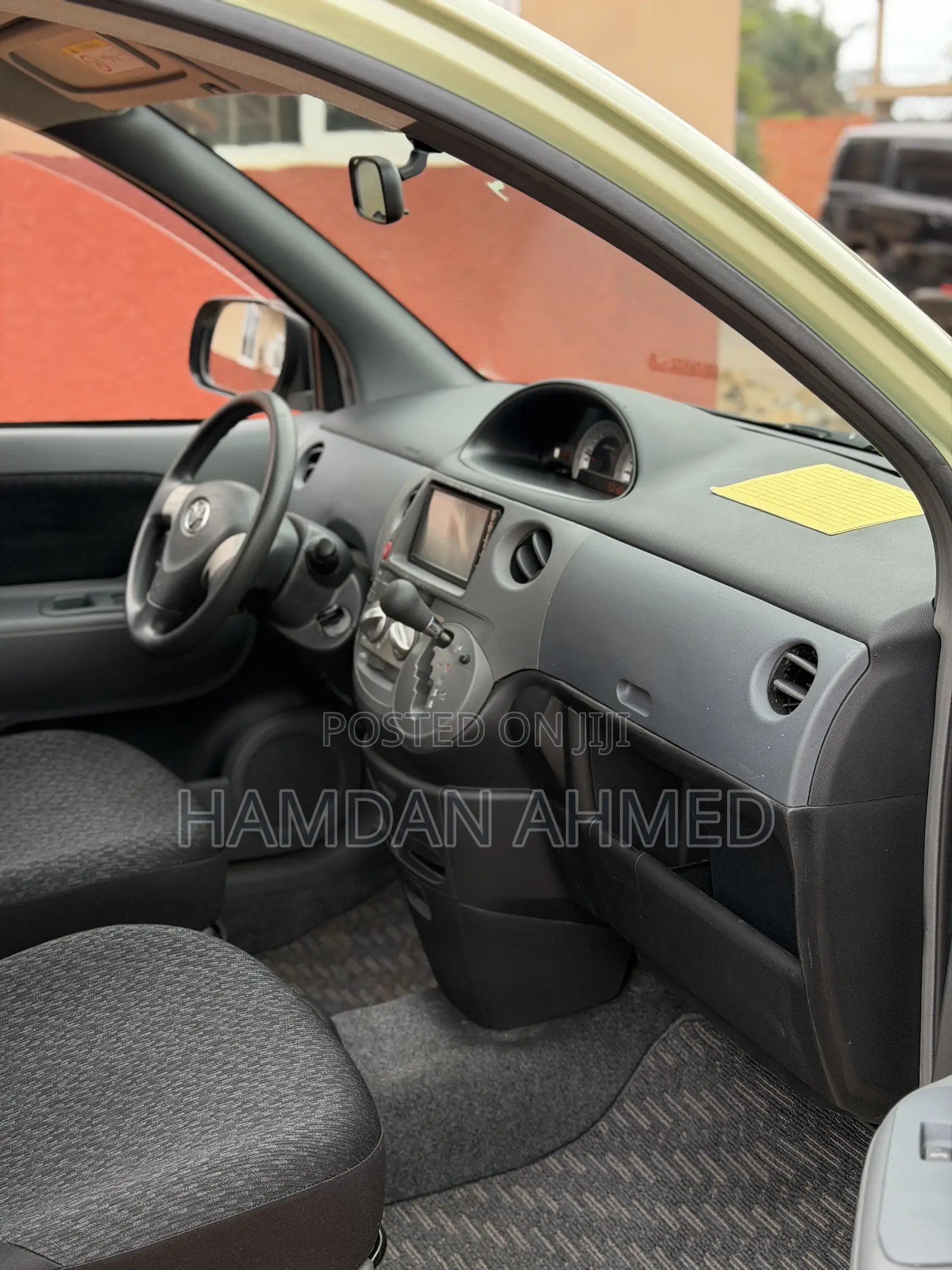 Toyota Sienta 1.5 FWD 2015 Green