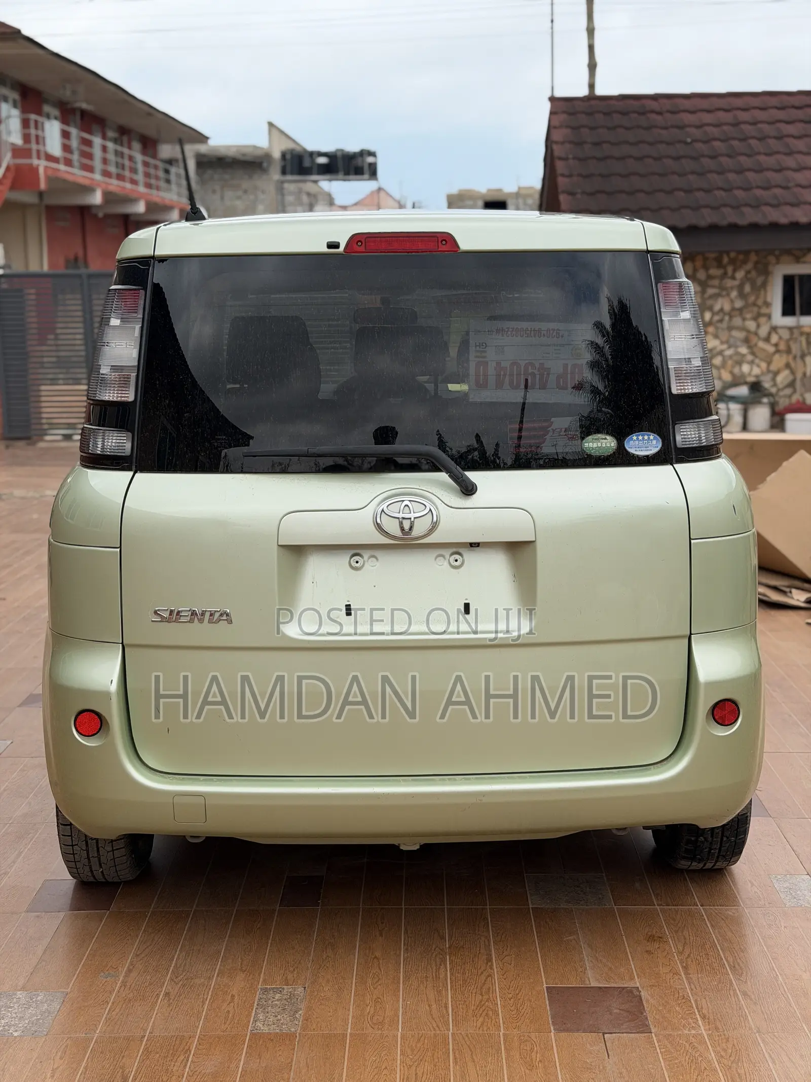 Toyota Sienta 1.5 FWD 2015 Green