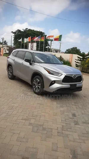 Toyota Highlander 2023 Silver