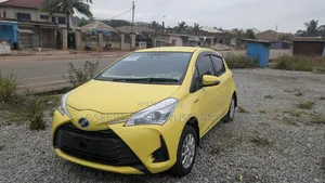 Toyota Vitz 1.5 FWD Hybrid 5dr 2017 Yellow