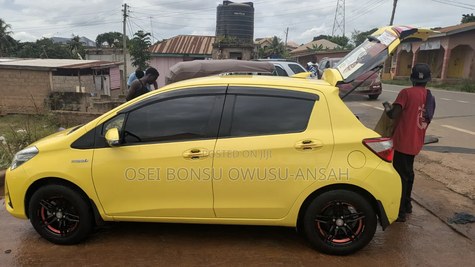 Toyota Vitz 1.5 FWD Hybrid 5dr 2017 Yellow