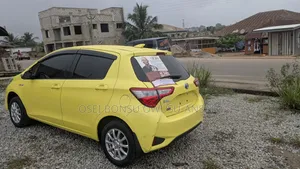Toyota Vitz 1.5 FWD Hybrid 5dr 2017 Yellow