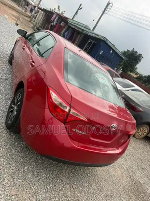 Toyota Corolla LE 4dr Sedan (1.8L 4cyl CVT) 2014 Red