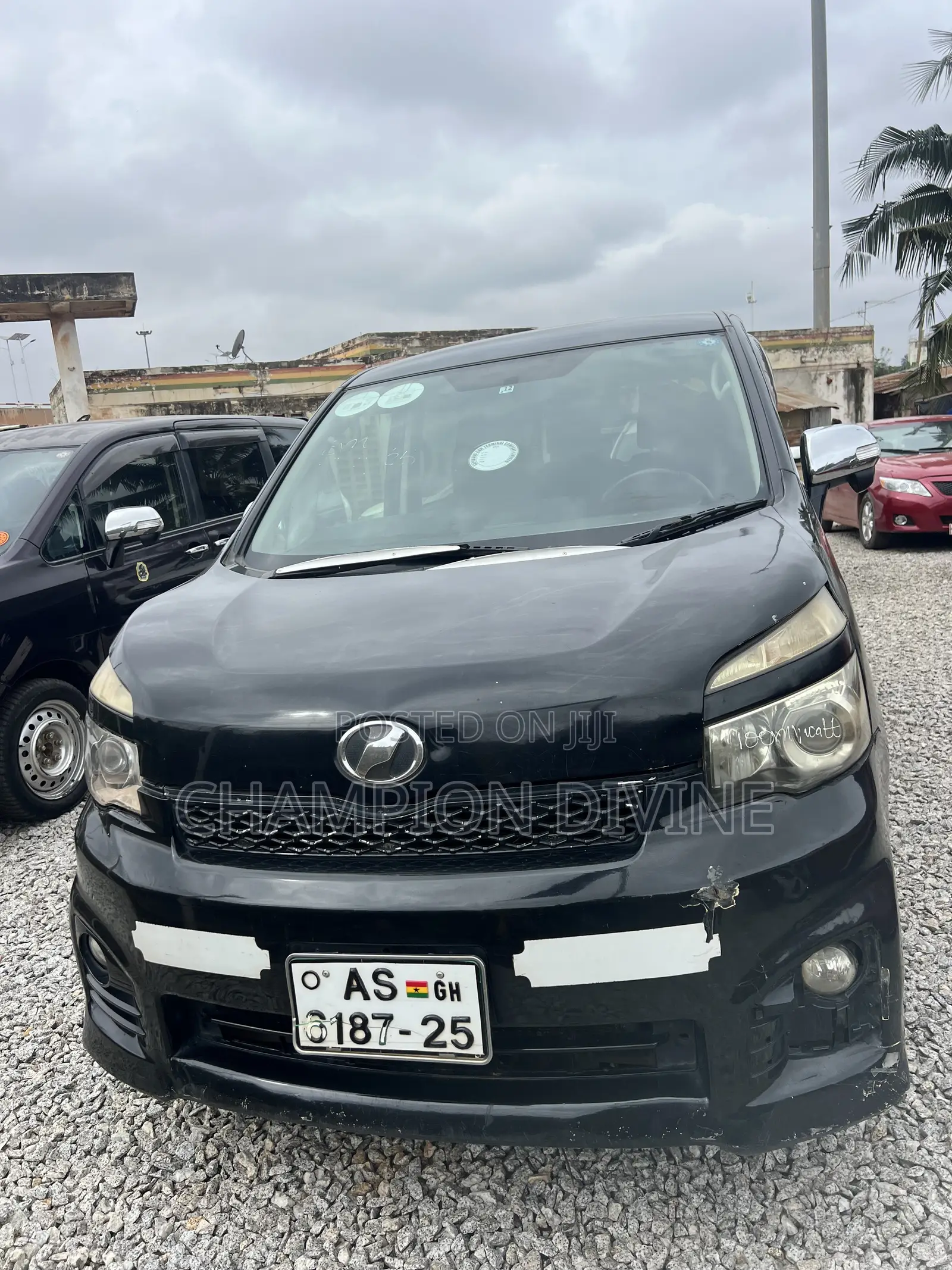 Toyota Voxy 2013 Black