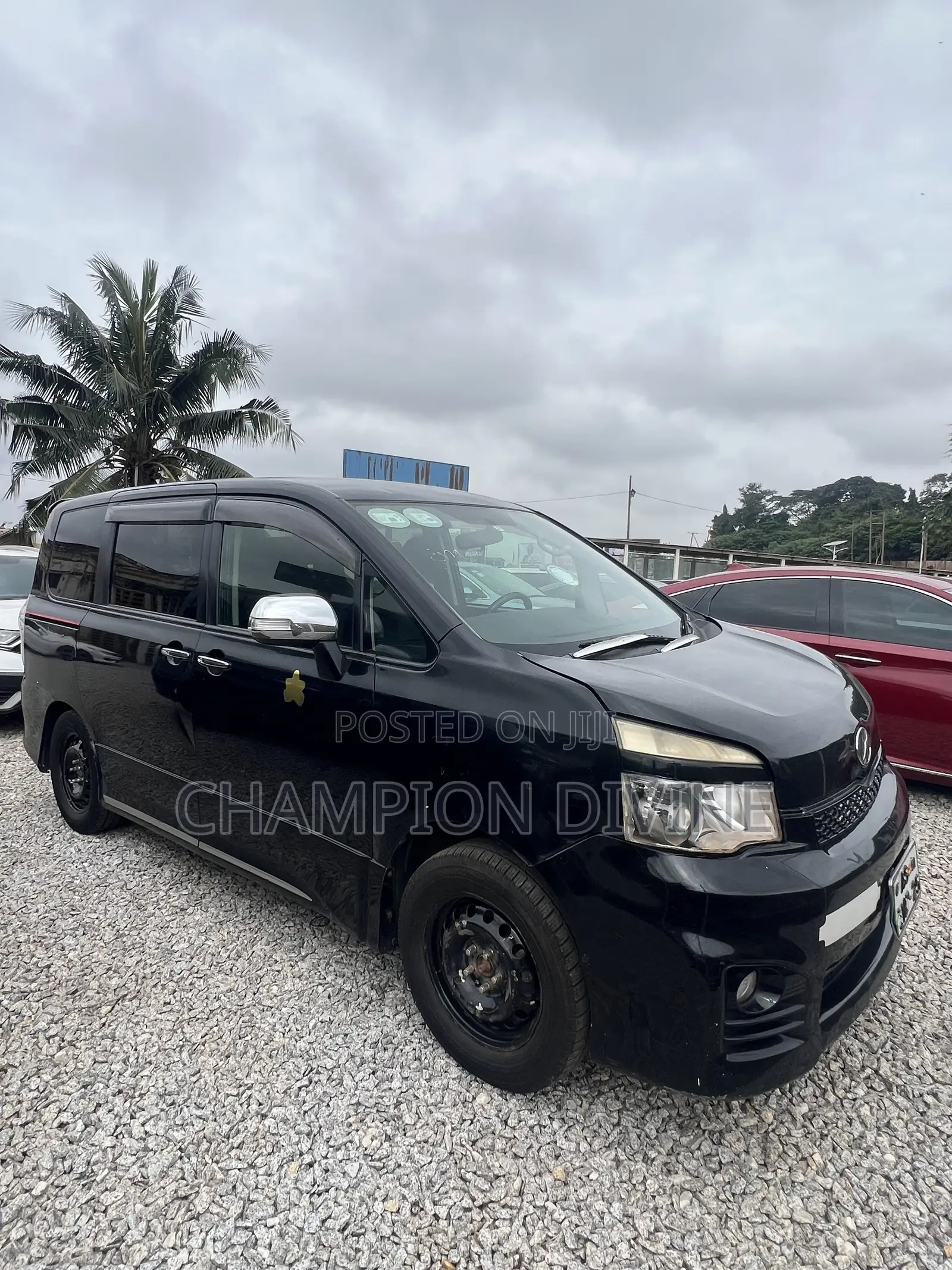 Toyota Voxy 2013 Black