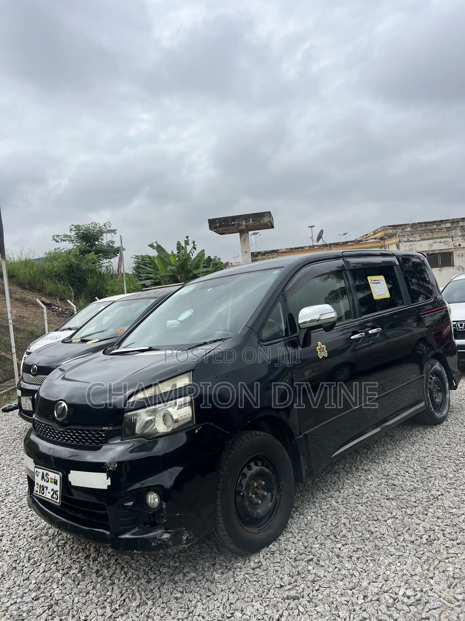 Toyota Voxy 2013 Black