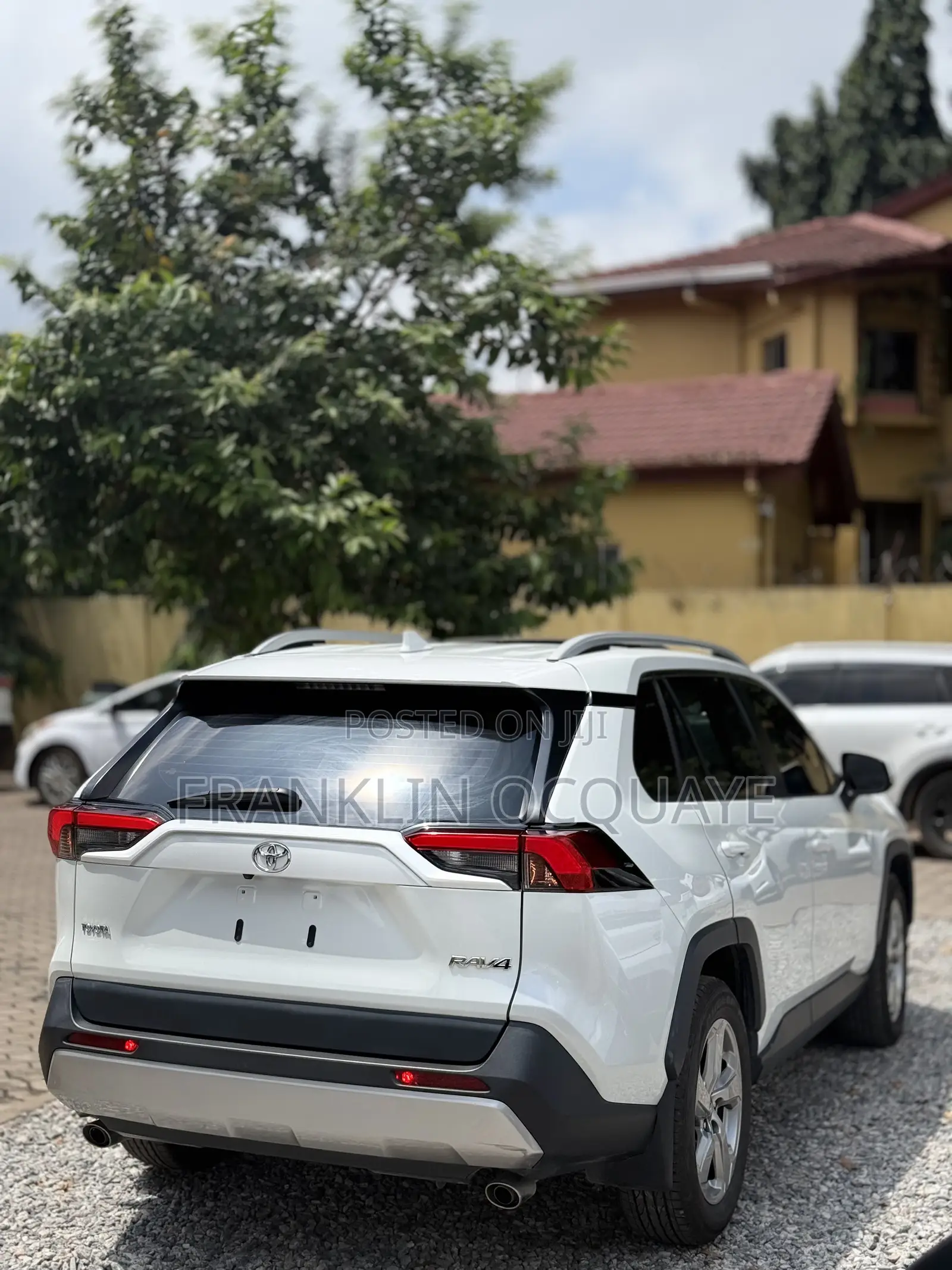Toyota RAV4 2021 White