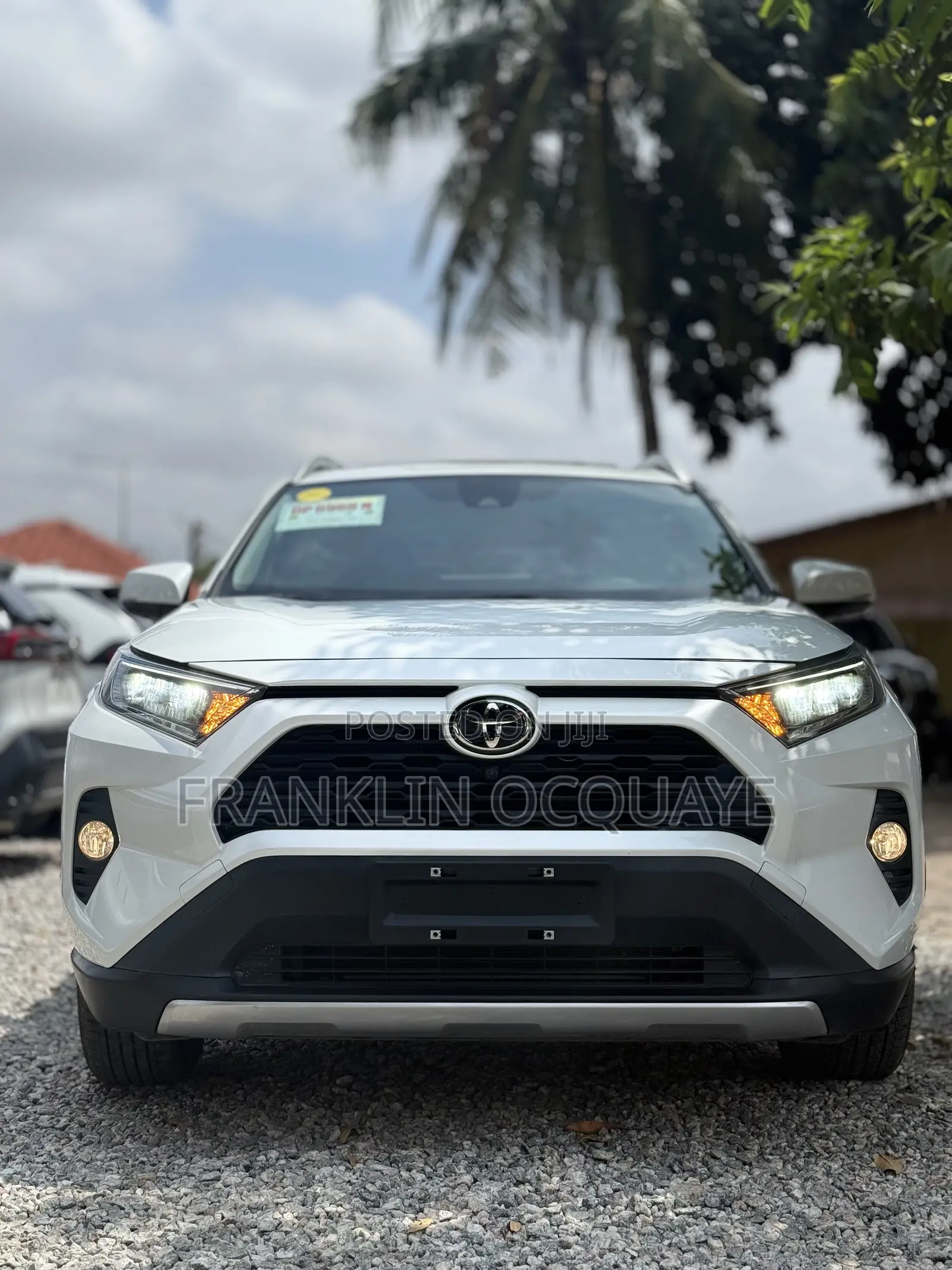 Toyota RAV4 2021 White