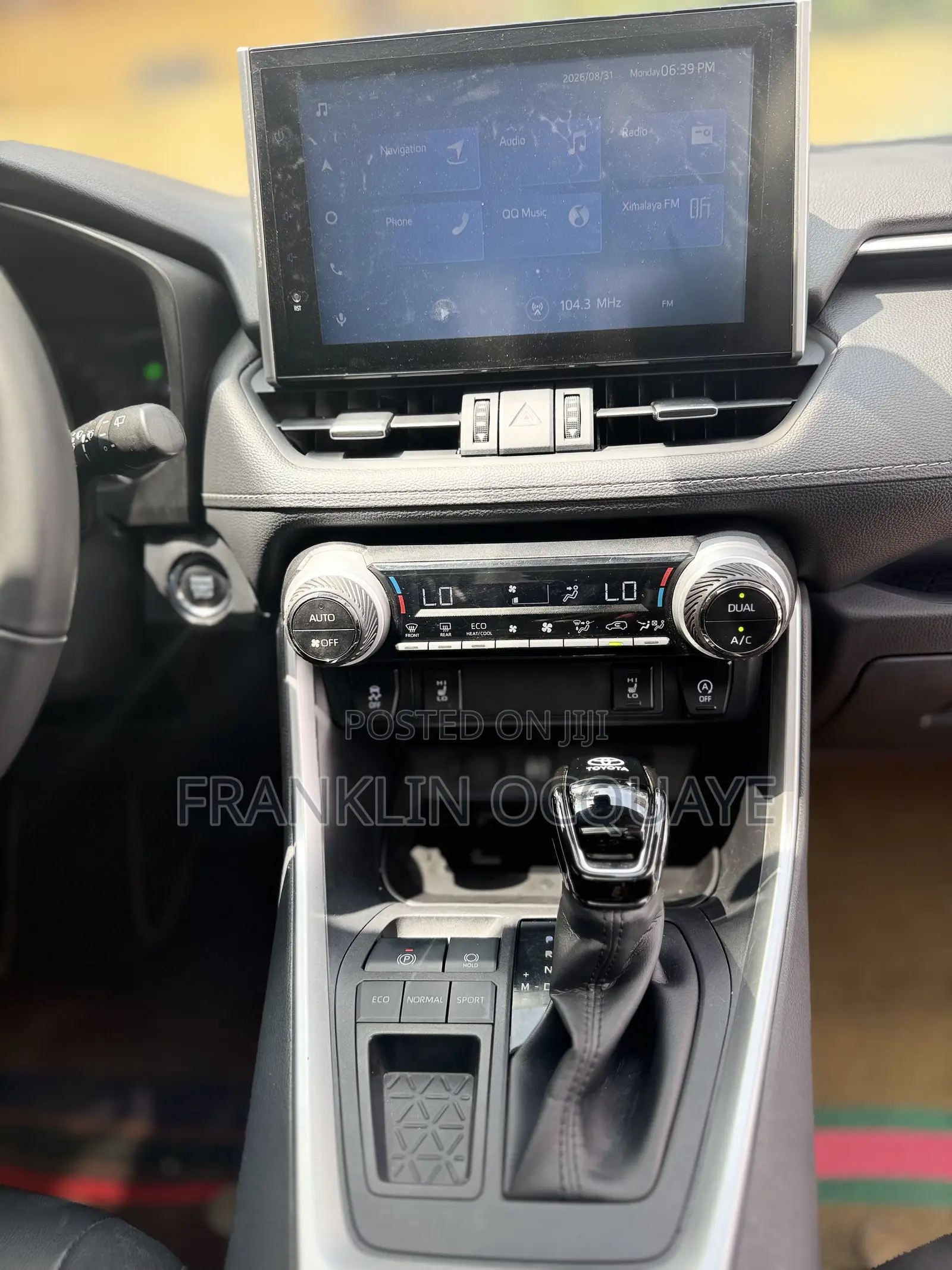 Toyota RAV4 2021 White