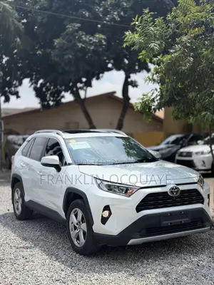 Toyota RAV4 2021 White
