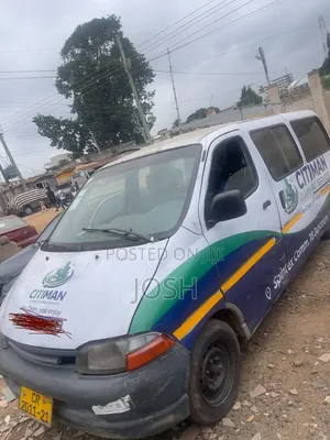 Toyota HiAce 2000 Grey
