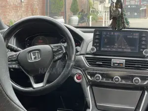 Honda Accord Sport 2.0T 2018 White