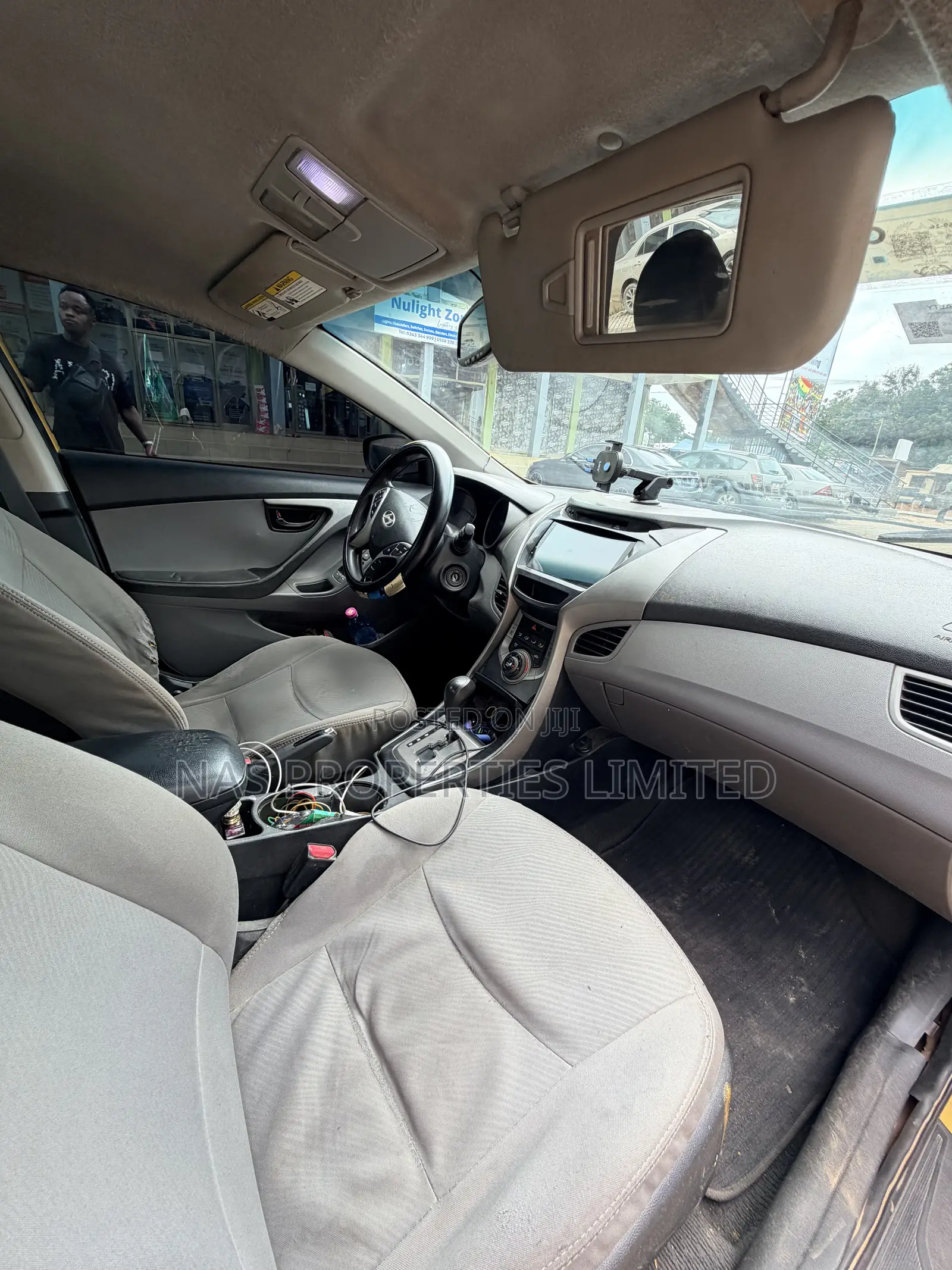 Hyundai Elantra GLS Sedan FWD (1.8L 4cyl 6A) 2013 Gold