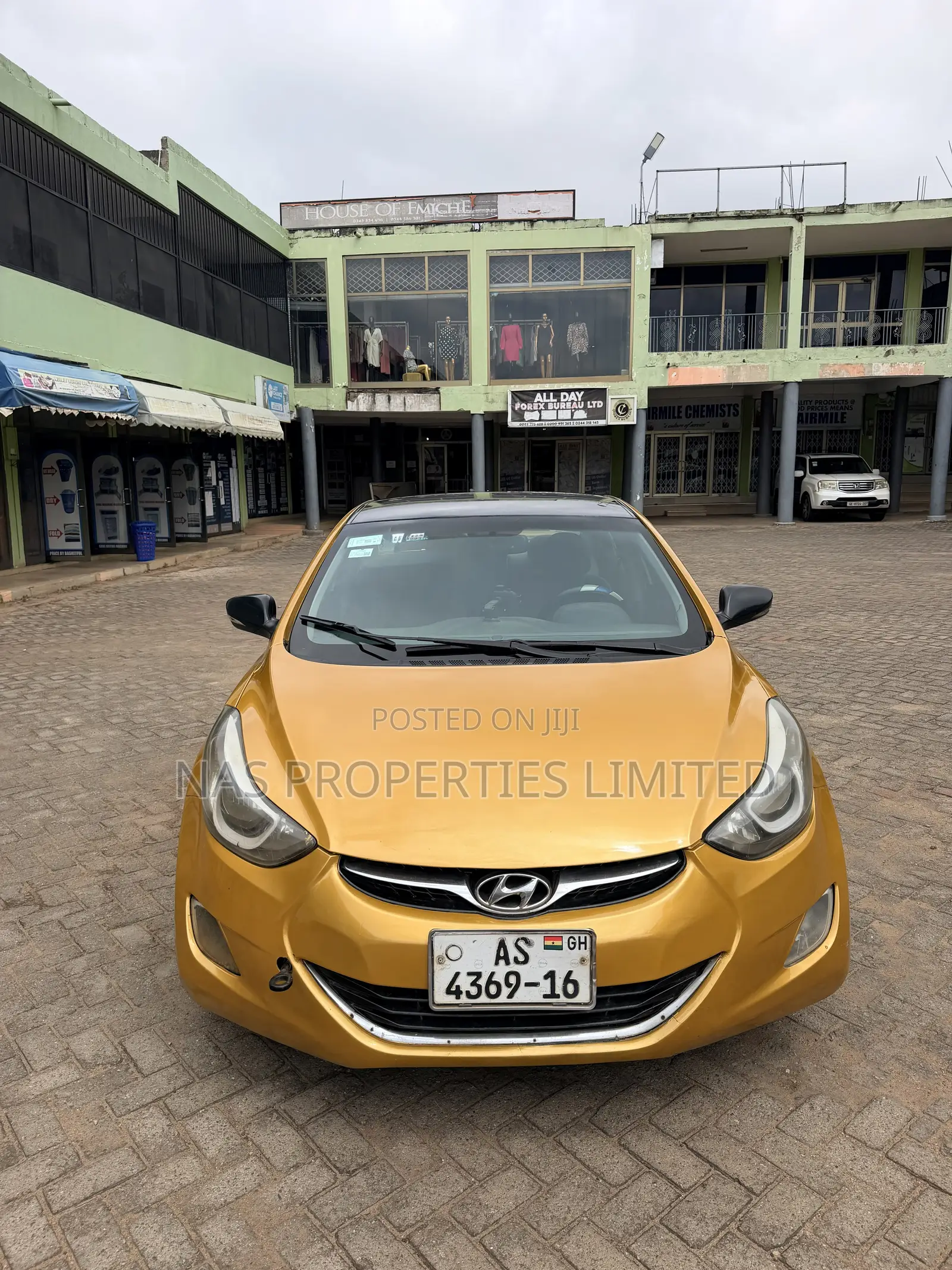 Hyundai Elantra GLS Sedan FWD (1.8L 4cyl 6A) 2013 Gold