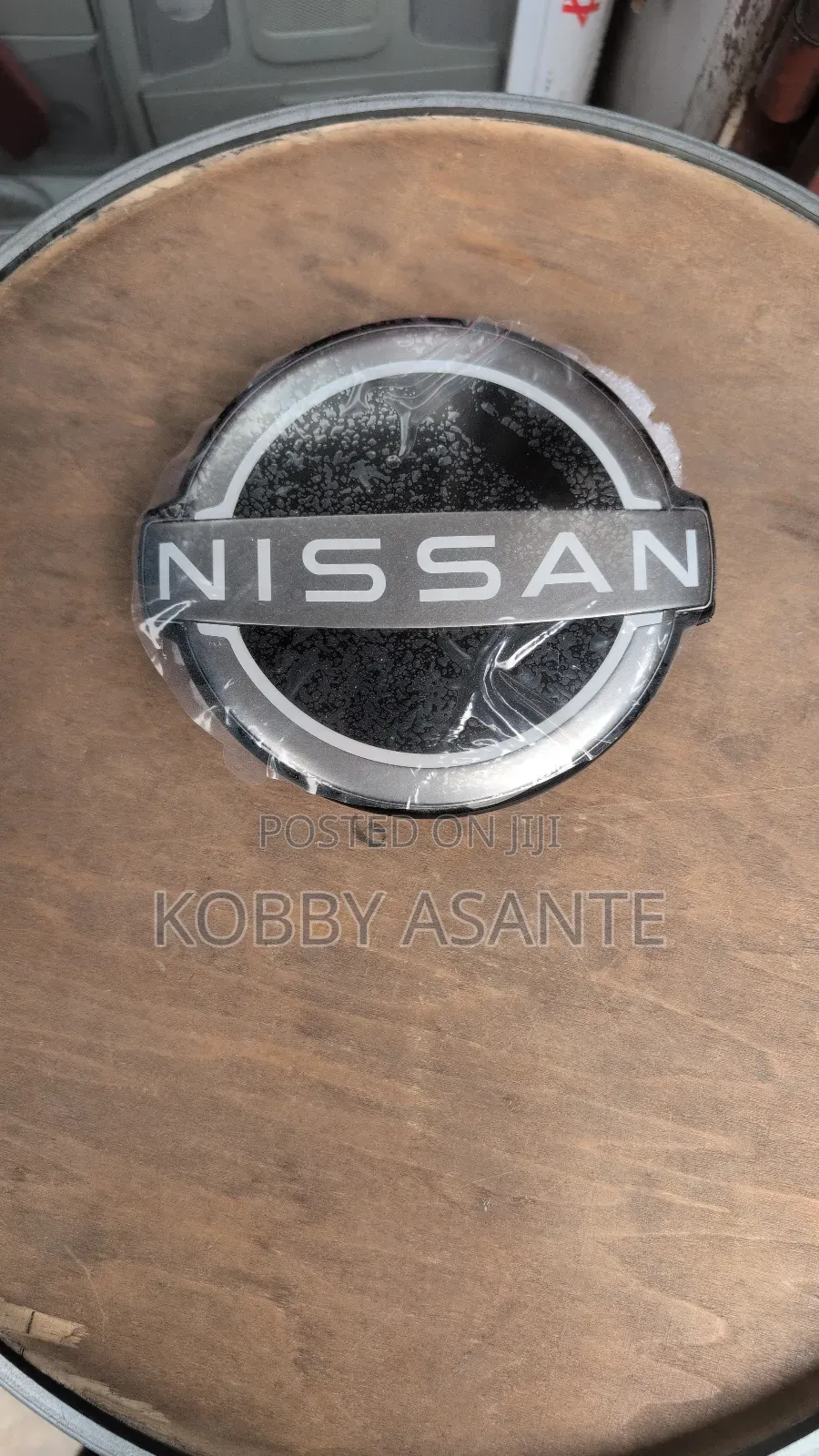 Nissan Rogue 2022 Front Emblem