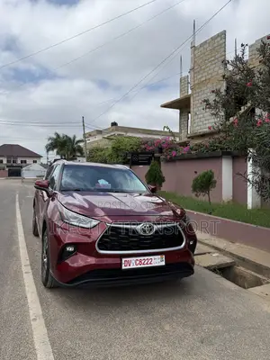 Toyota Highlander XLE AWD 2023 Red