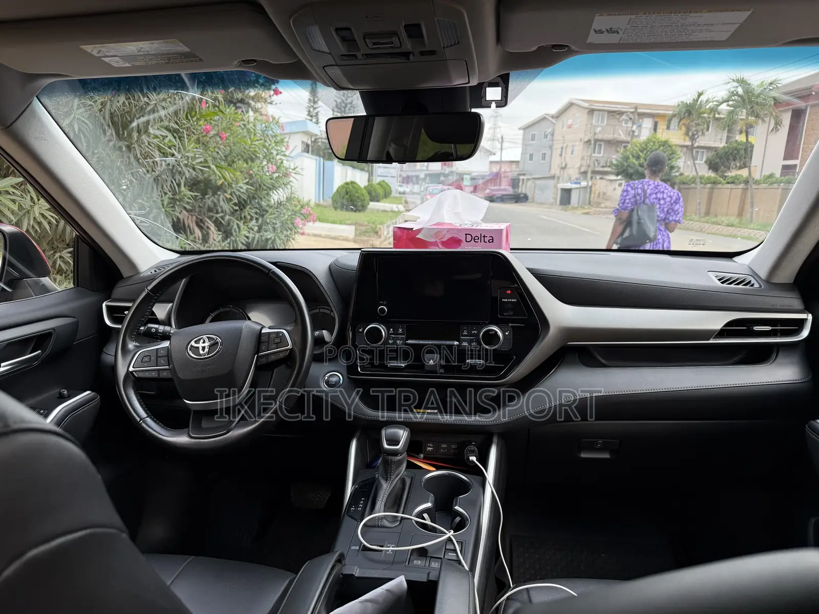 Toyota Highlander XLE AWD 2023 Red
