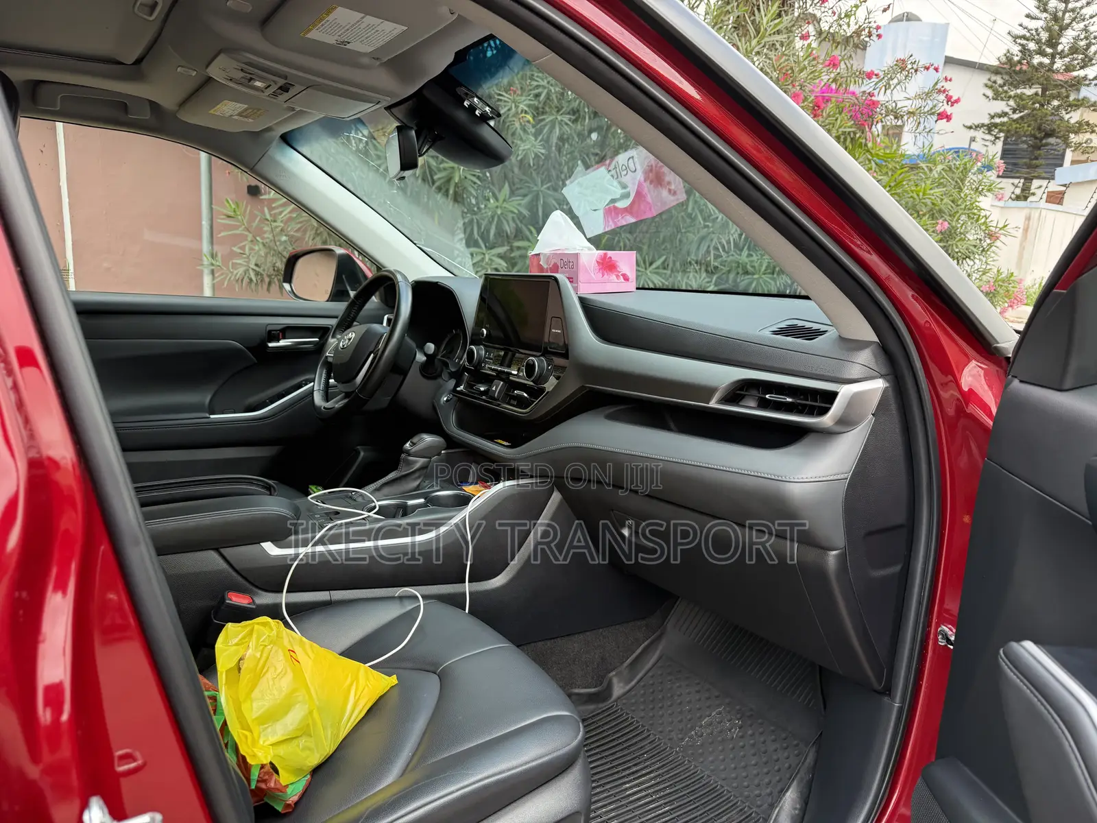 Toyota Highlander XLE AWD 2023 Red