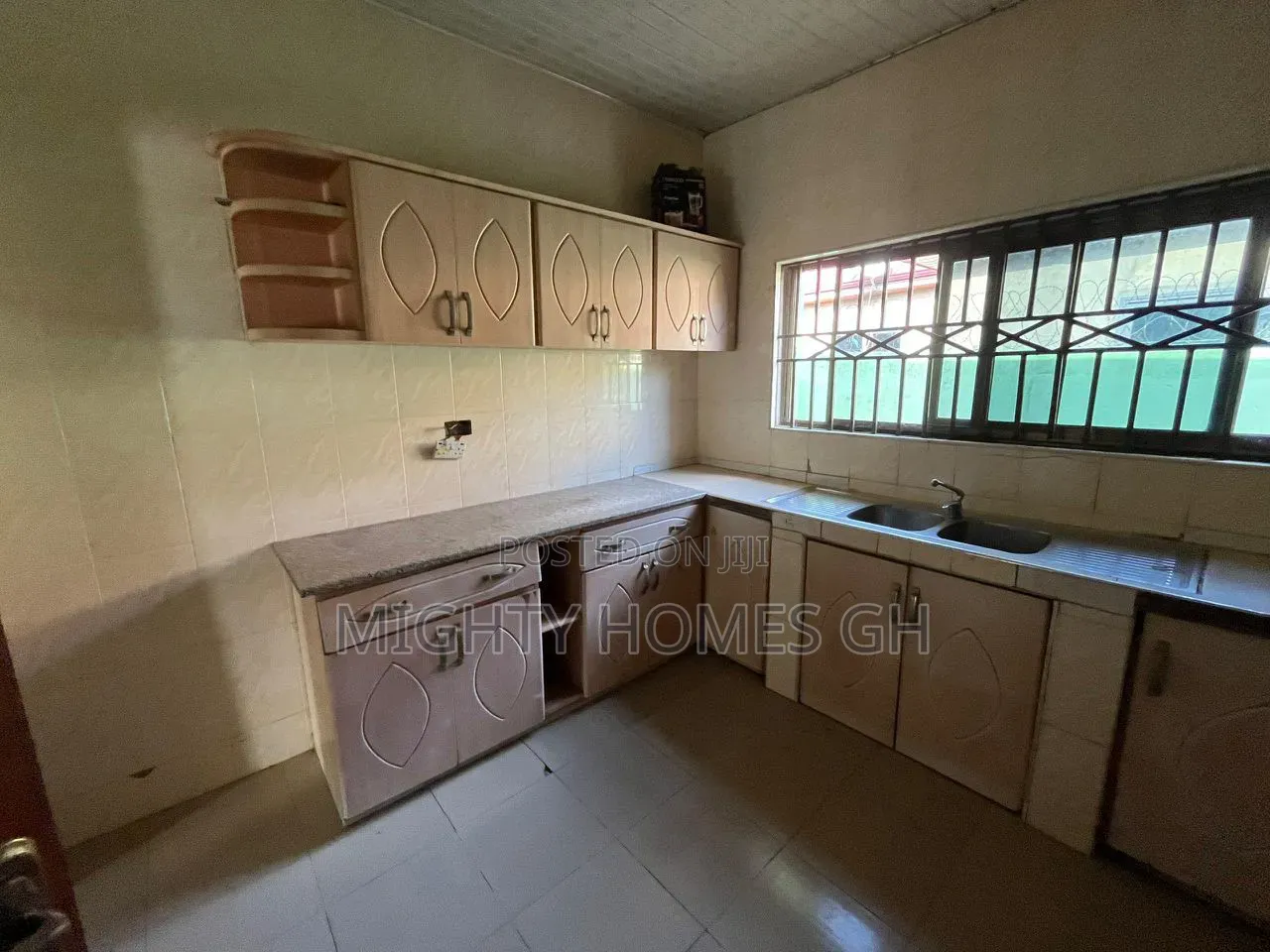 5bdrm House in Mighty Homes, Kasoa for rent