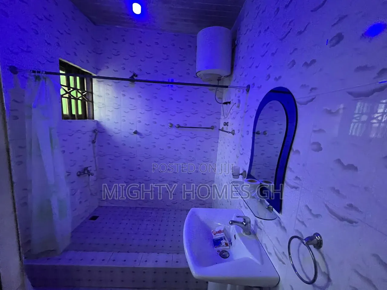 5bdrm House in Mighty Homes, Kasoa for rent