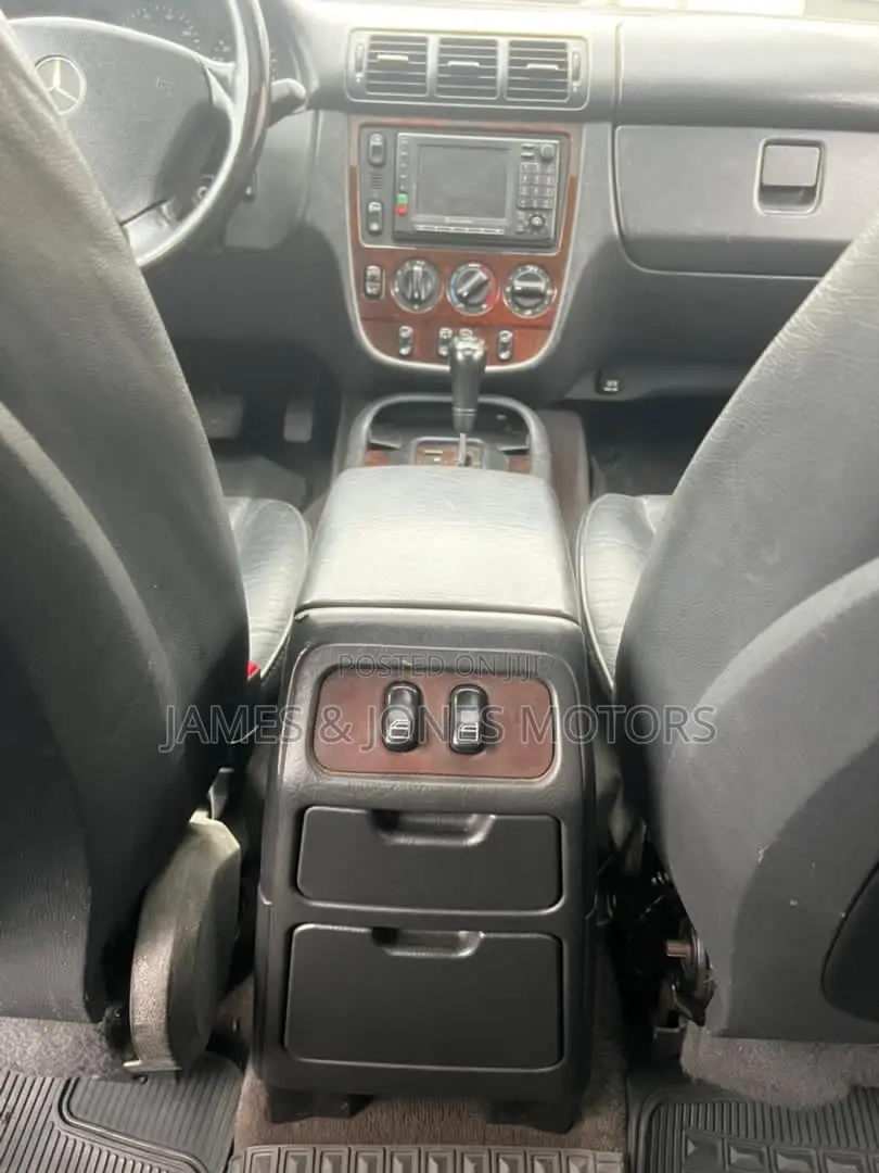 Mercedes-Benz C320 2005 Silver