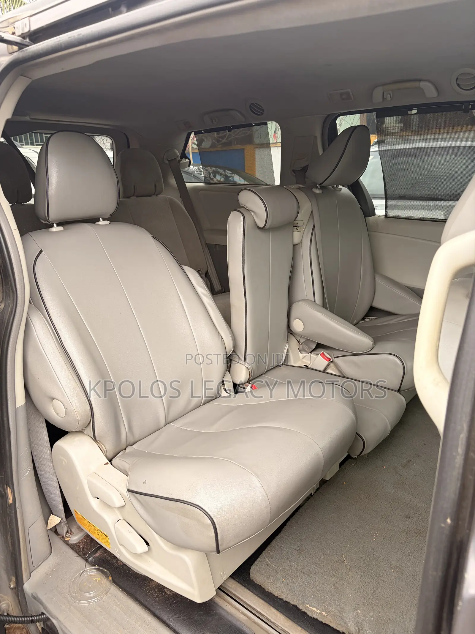 Toyota Sienna LE 7 Passenger 2011 Gray