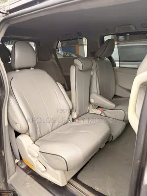 Toyota Sienna LE 7 Passenger 2011 Gray