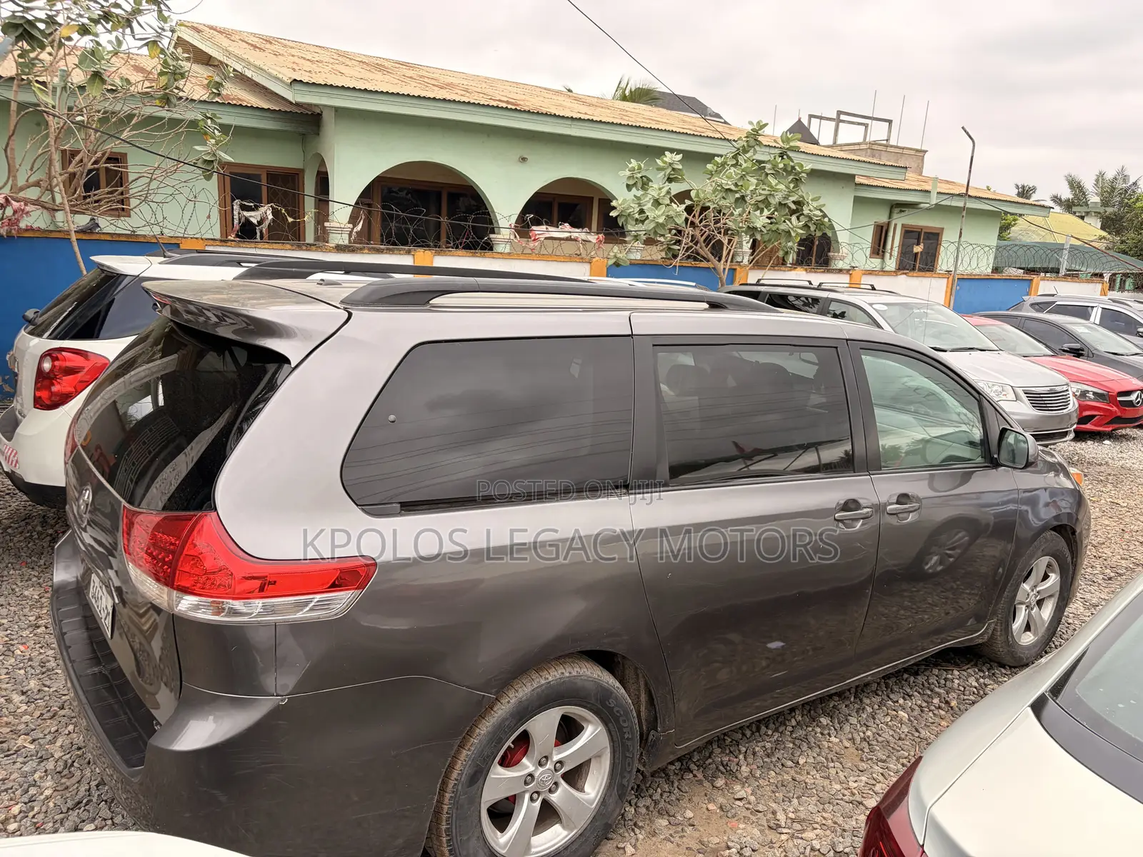 Toyota Sienna LE 7 Passenger 2011 Gray