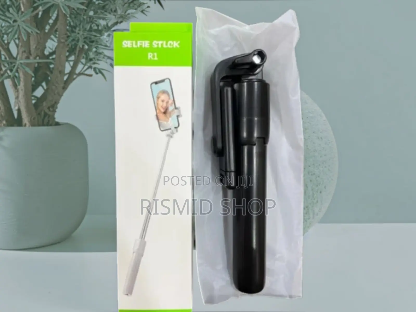 R1 Extendable Selfie Stick