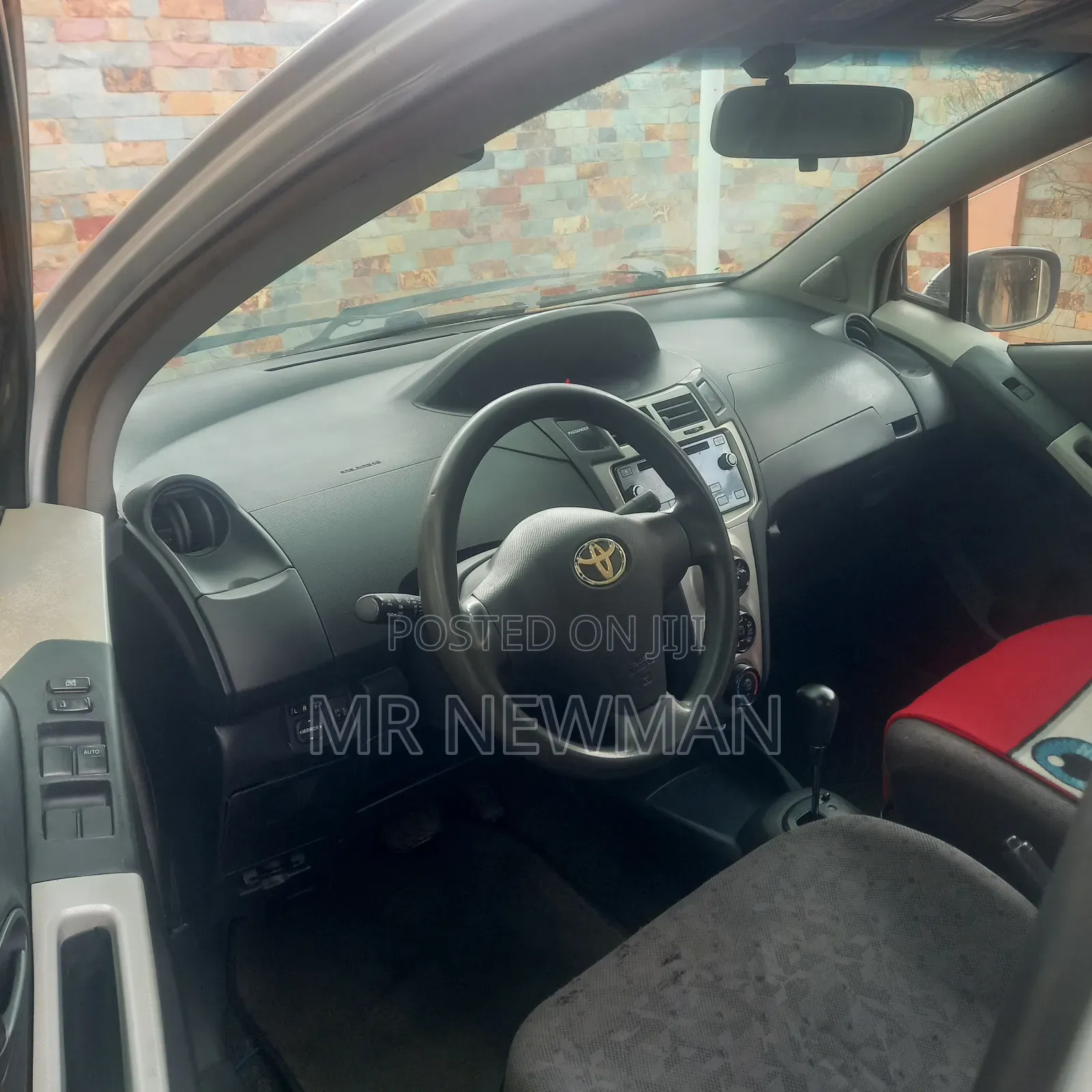 Toyota Vitz 1.3 AWD 5dr 2010 Silver