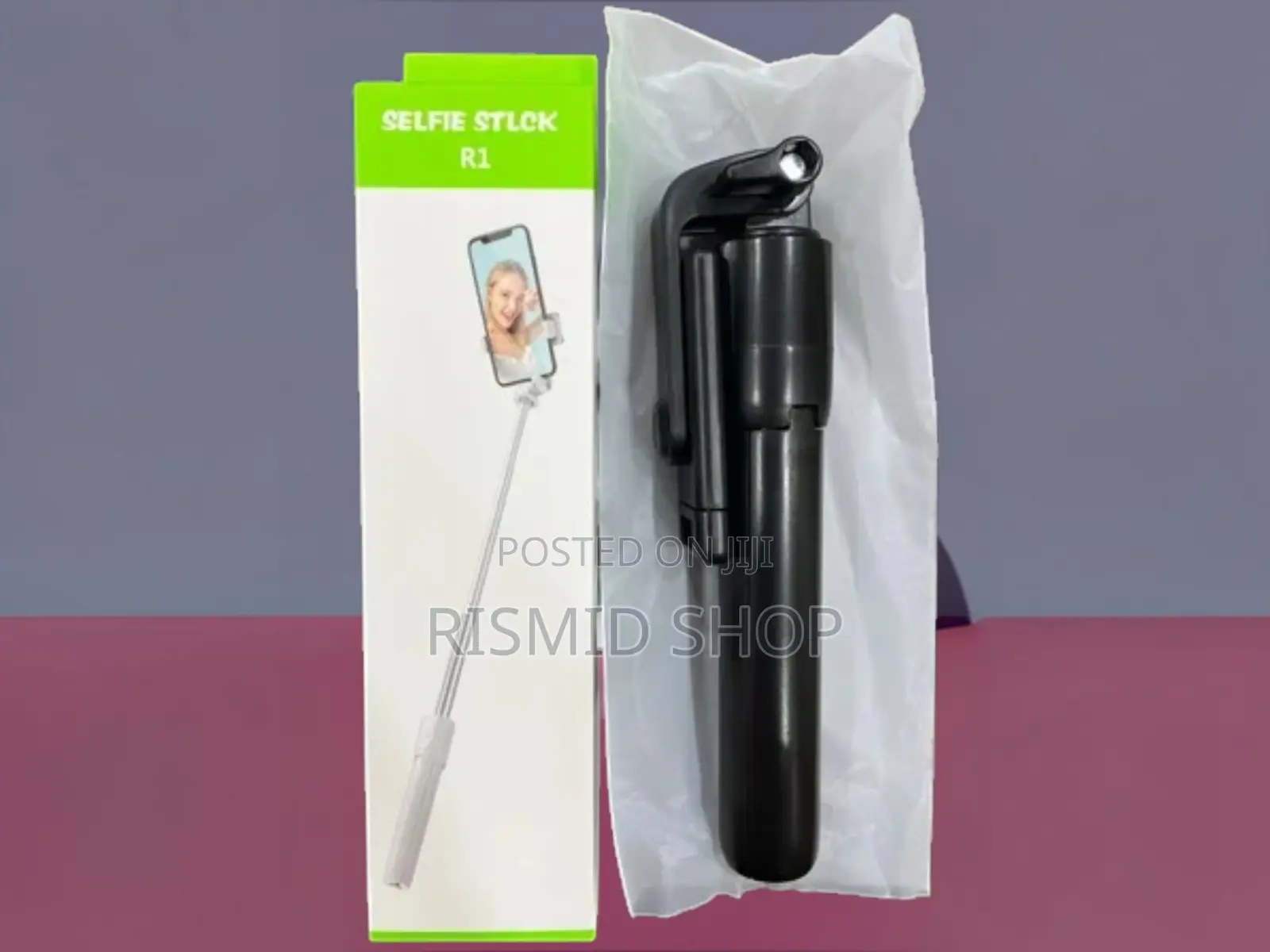 R1 Adjustable Selfie Stick