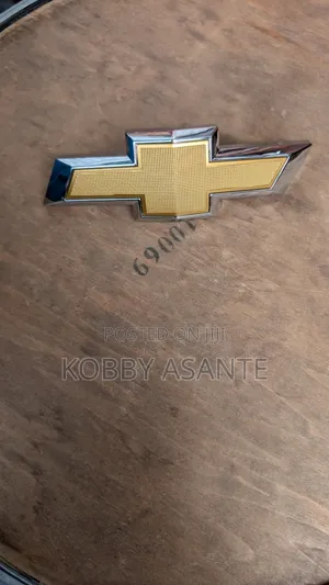 Chevy Camaro 2018 Front Emblem