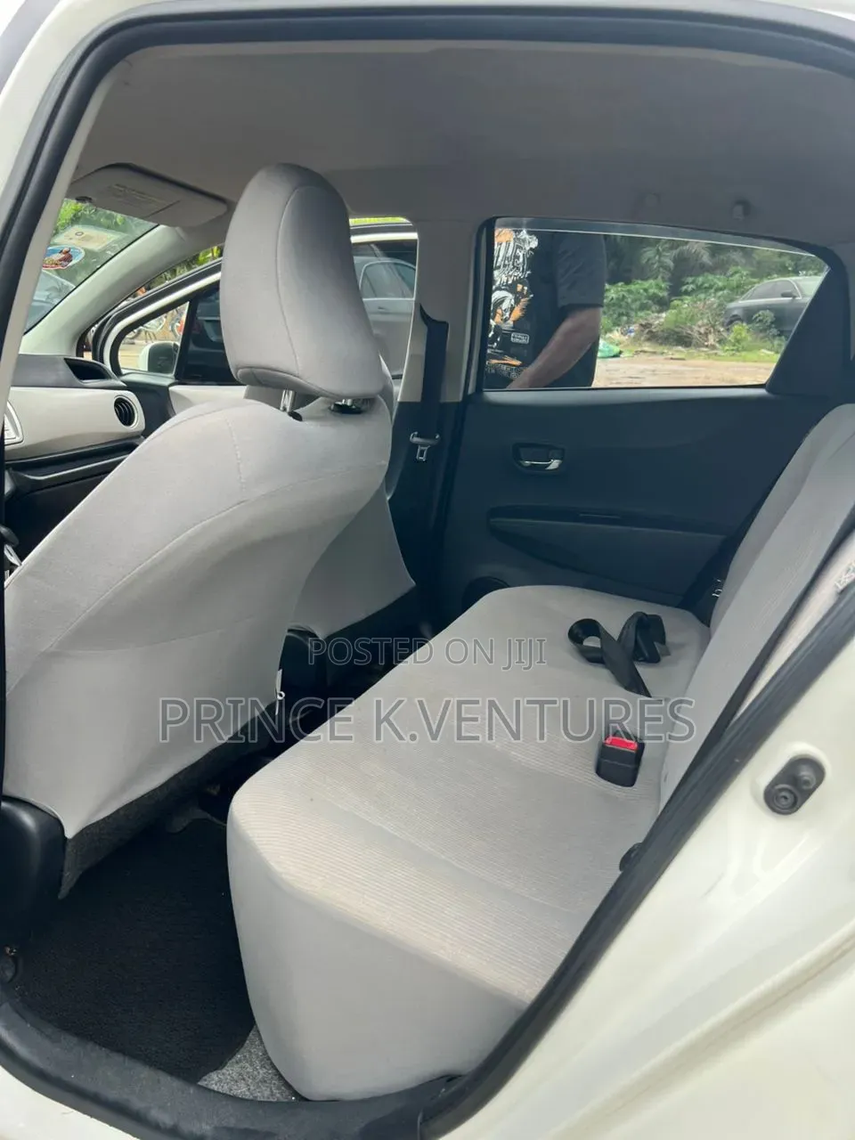 Toyota Vitz 2012 White