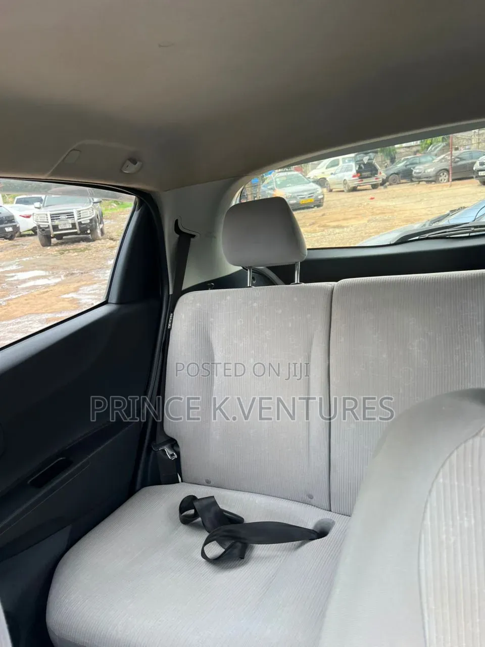 Toyota Vitz 2012 White