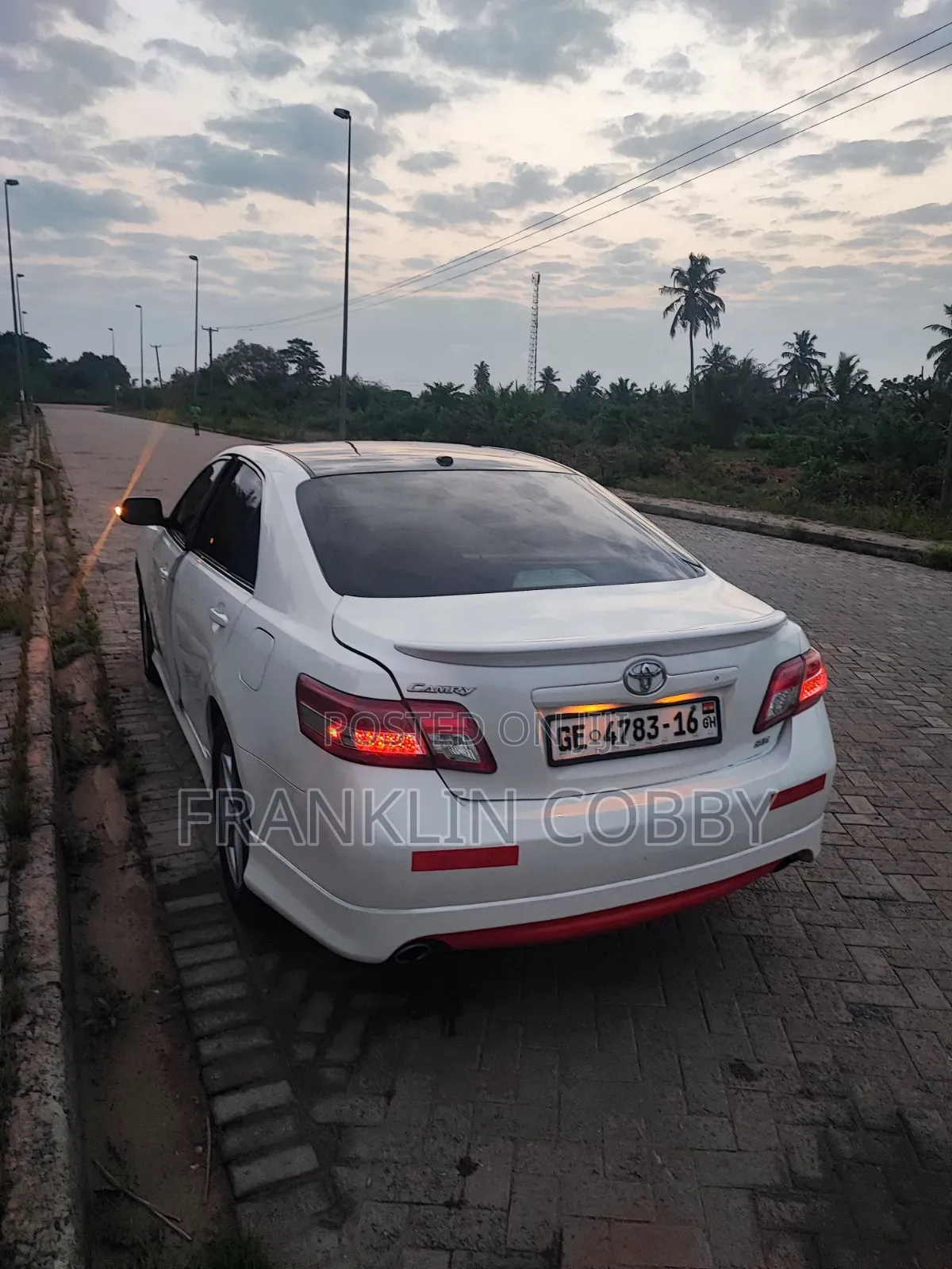 Toyota Camry SE 4dr Sedan (2.5L 4cyl 6A) 2011 White