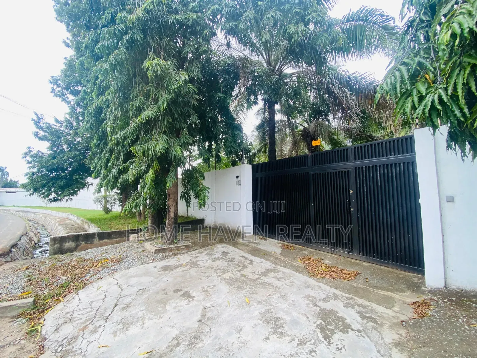 10 Bedroom Office Space for Rent at Cantonment
