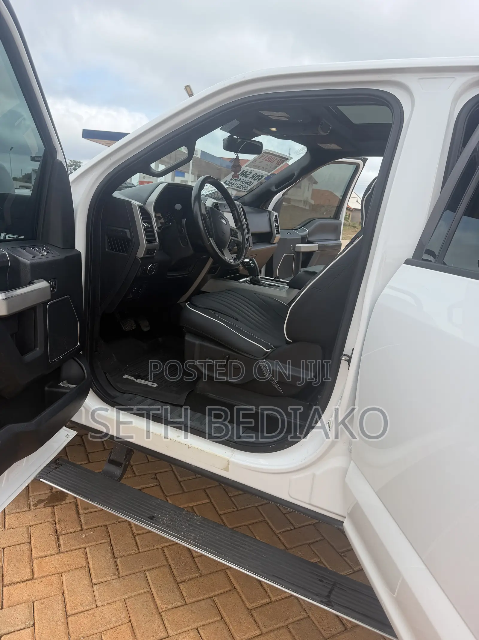 Ford F-150 Lariat 4x4 SuperCrew Cab Styleside 5.5 ft. box 145 in. WB White