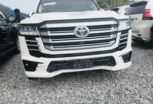New Toyota Land Cruiser LC300 2024 White