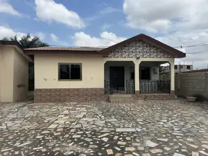 2bdrm Apartment in Kfc, School Junction for rent