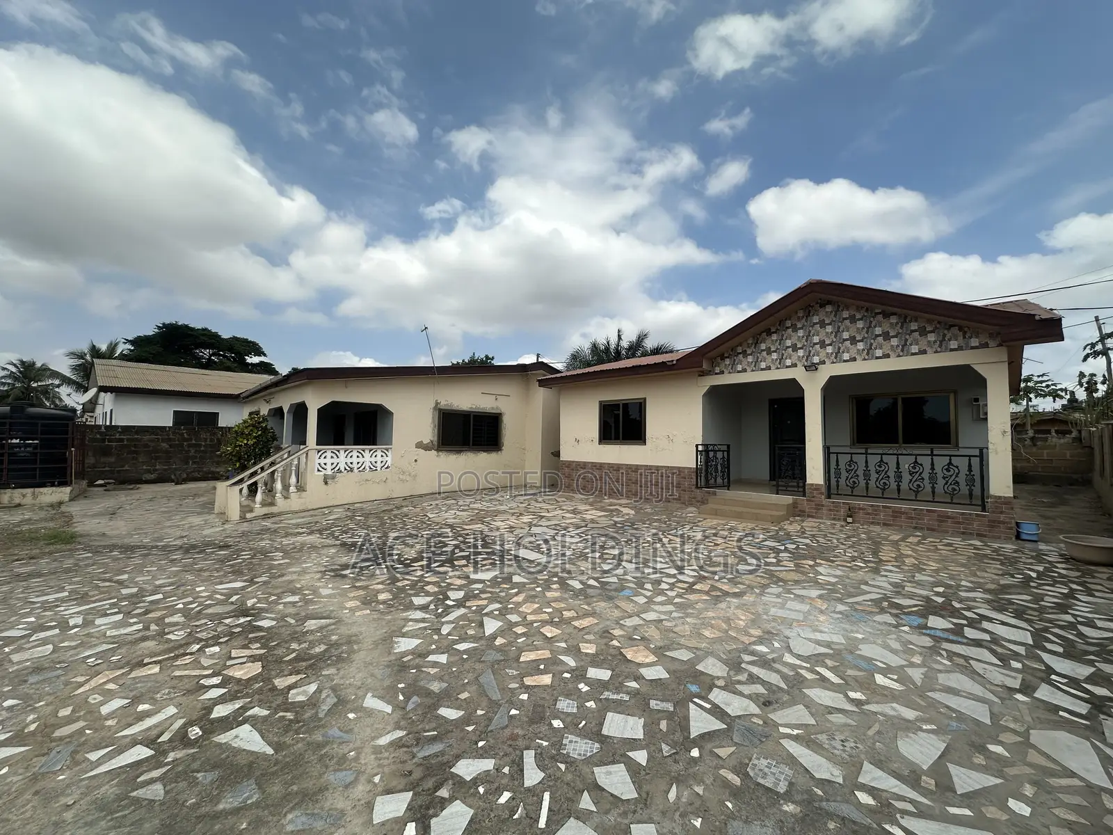 2bdrm Apartment in Kfc, School Junction for rent
