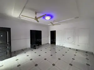 2bdrm Apartment in Kfc, School Junction for rent