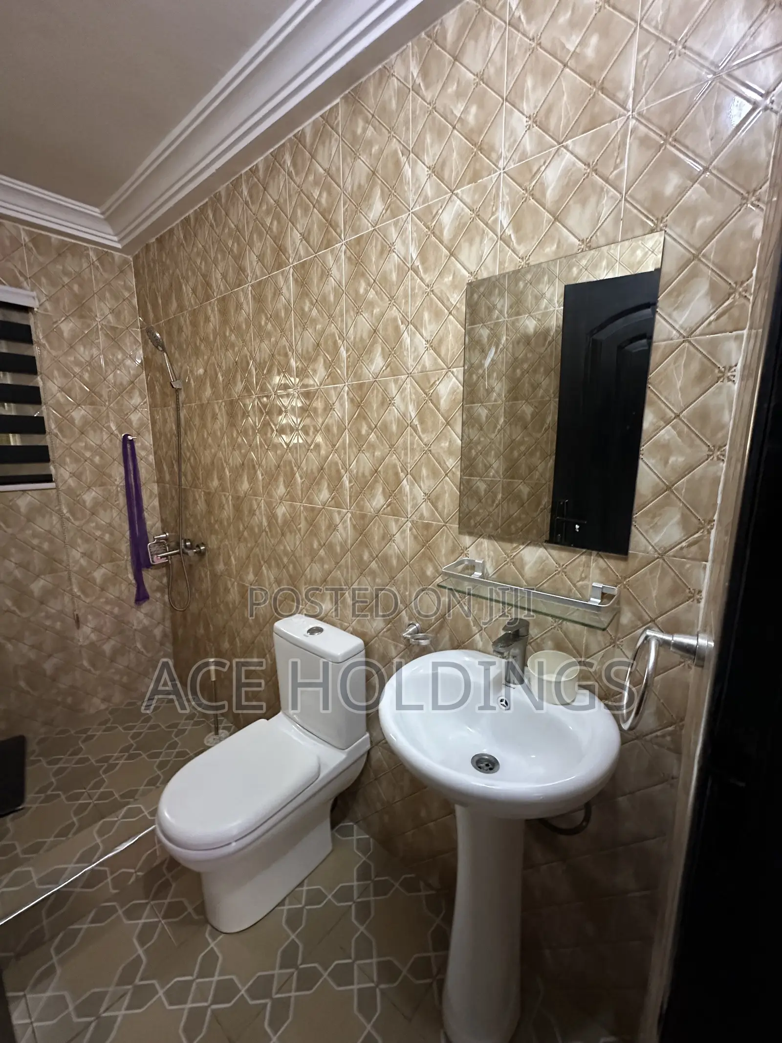 2bdrm Apartment in Kfc, School Junction for rent