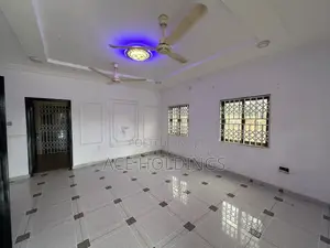 2bdrm Apartment in Kfc, School Junction for rent