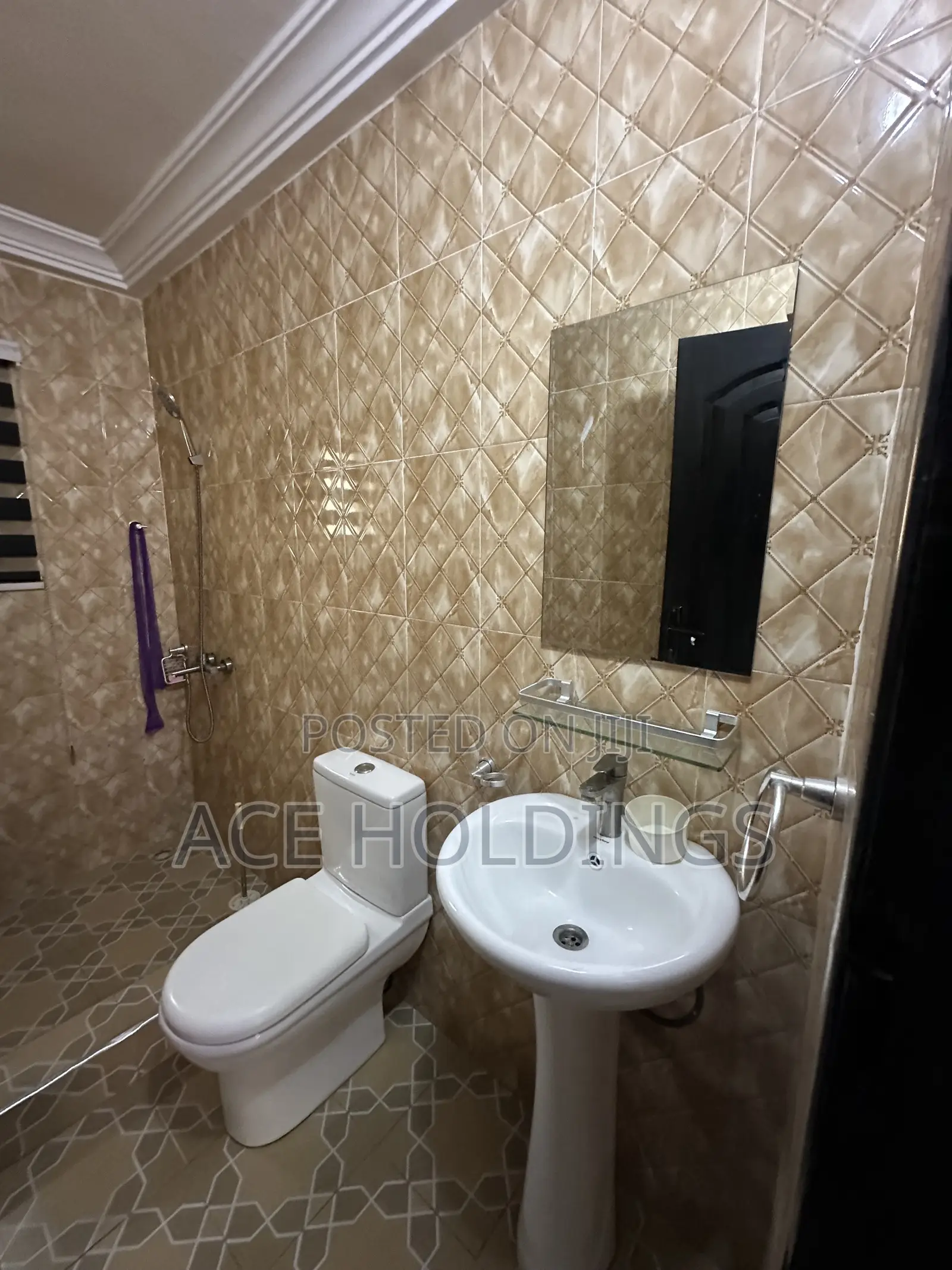 2bdrm Apartment in Kfc, School Junction for rent