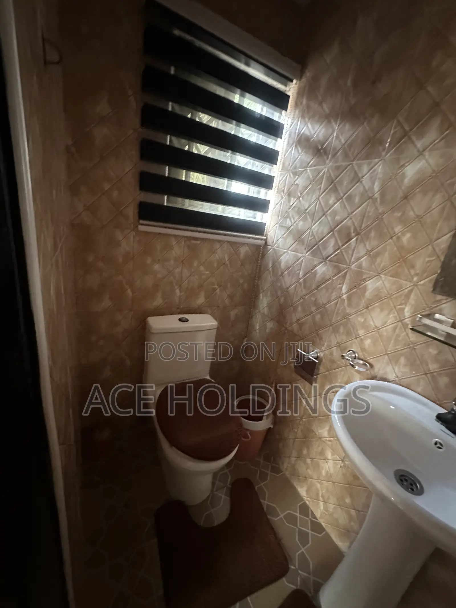 2bdrm Apartment in Kfc, School Junction for rent