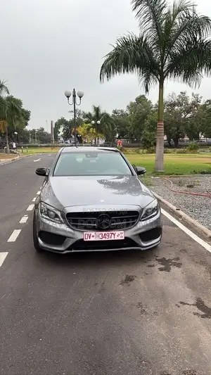 Mercedes-Benz C300 Base AWD 4Matic Sedan (2.0L 4cyl 7A) 2015 Gray