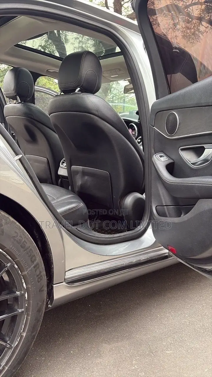 Mercedes-Benz C300 Base AWD 4Matic Sedan (2.0L 4cyl 7A) 2015 Gray