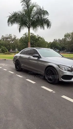 Mercedes-Benz C300 Base AWD 4Matic Sedan (2.0L 4cyl 7A) 2015 Gray