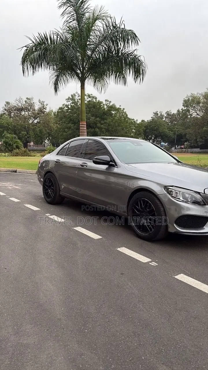 Mercedes-Benz C300 Base AWD 4Matic Sedan (2.0L 4cyl 7A) 2015 Gray